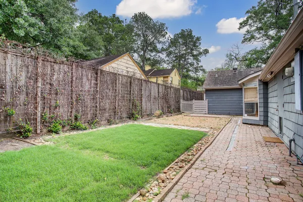 $3,500 | 2228 Addison Road, Houston, TX 77030
