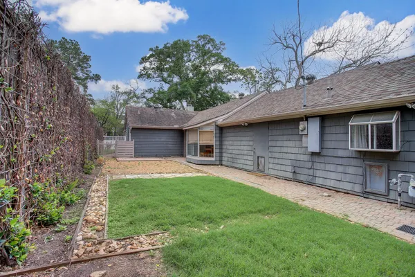 $3,500 | 2228 Addison Road, Houston, TX 77030