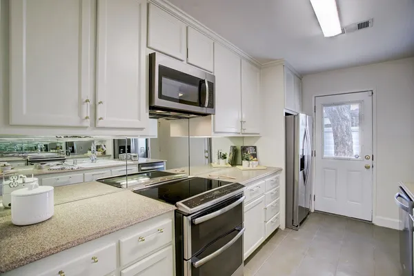 $3,500 | 2228 Addison Road, Houston, TX 77030