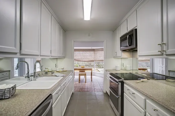 $3,500 | 2228 Addison Road, Houston, TX 77030