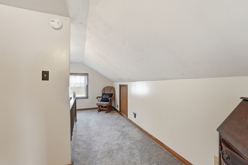 272 Prospect Avenue West Springfield, MA 01089 - Photo 28 of 39