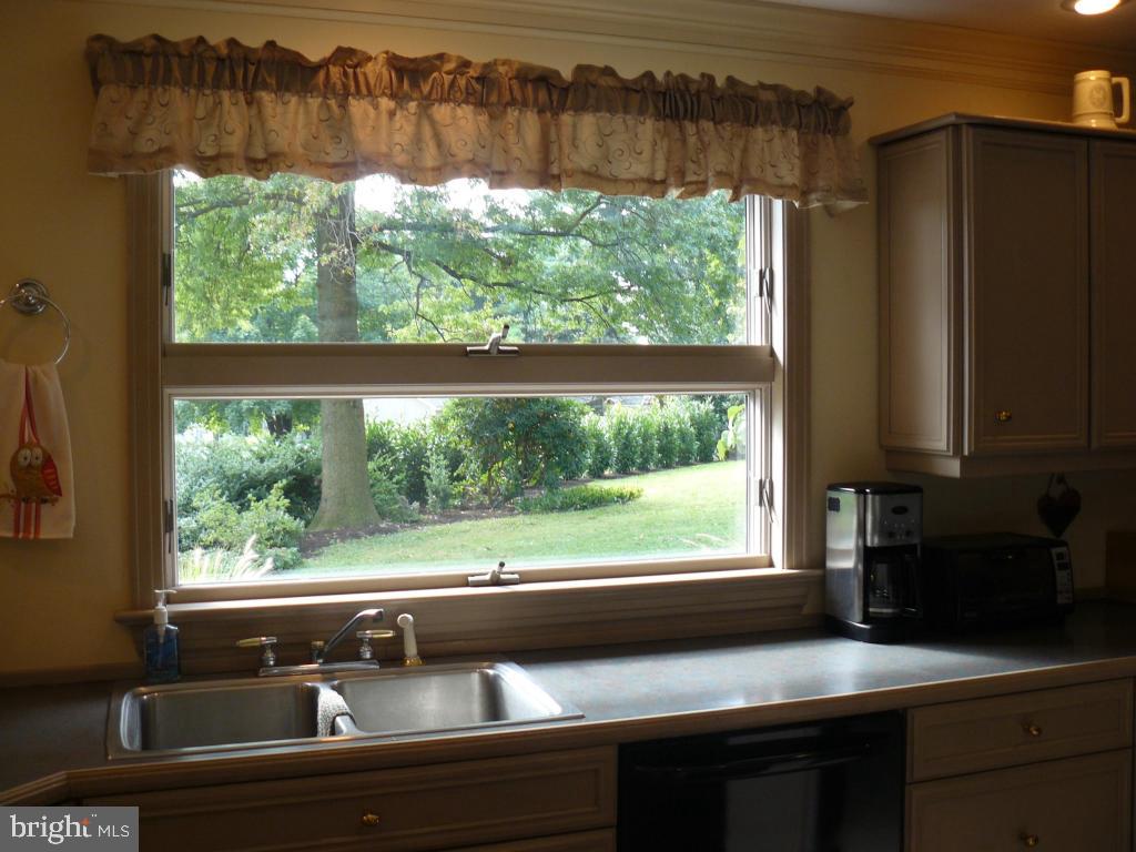 436 Ruth Ridge Drive Lancaster, PA 17601 - Photo 3 of 27 Gallery Image 3