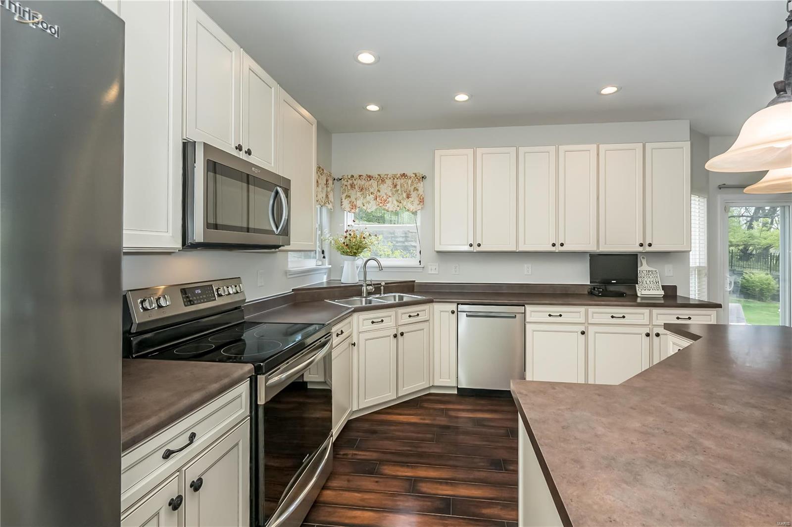 204 Magnolia Trace Drive Ballwin, MO 63021 - Photo 16 of 46