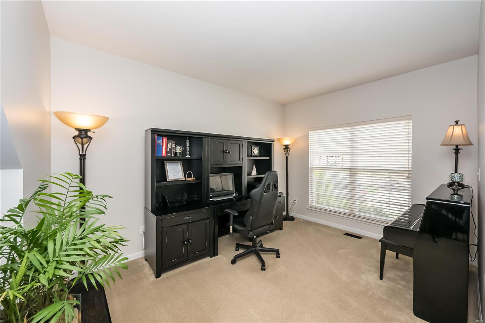 204 Magnolia Trace Drive Ballwin, MO 63021 - Photo 4 of 46