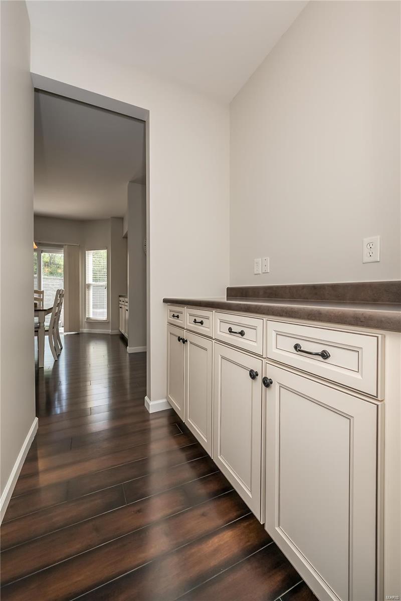 204 Magnolia Trace Drive Ballwin, MO 63021 - Photo 8 of 46