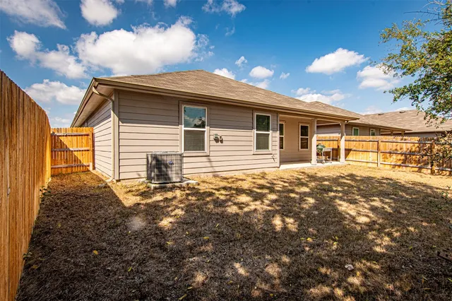 $320,000 | 218 Sickle Loop, Kyle, TX 78640
