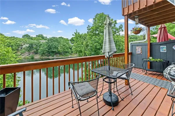$305,000 | 232 Northeast Bayview Drive, Lee's Summit, MO 64064