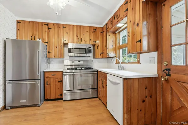 $739,999 | 110 Macon Avenue, Sayville, NY 11782