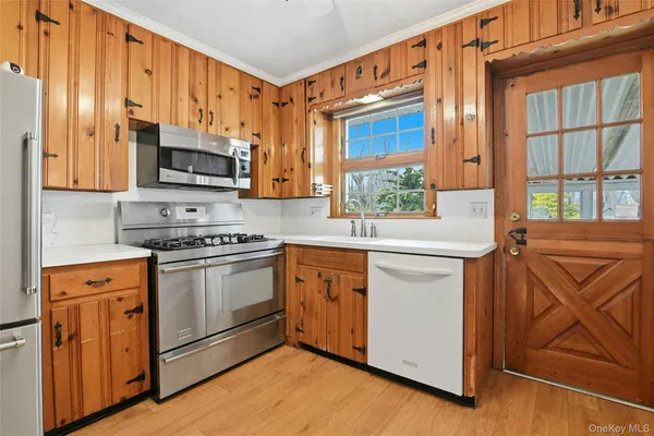 $739,999 | 110 Macon Avenue, Sayville, NY 11782