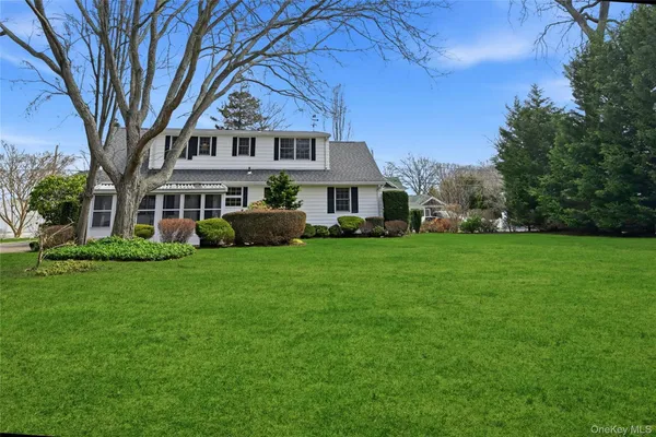 $739,999 | 110 Macon Avenue, Sayville, NY 11782