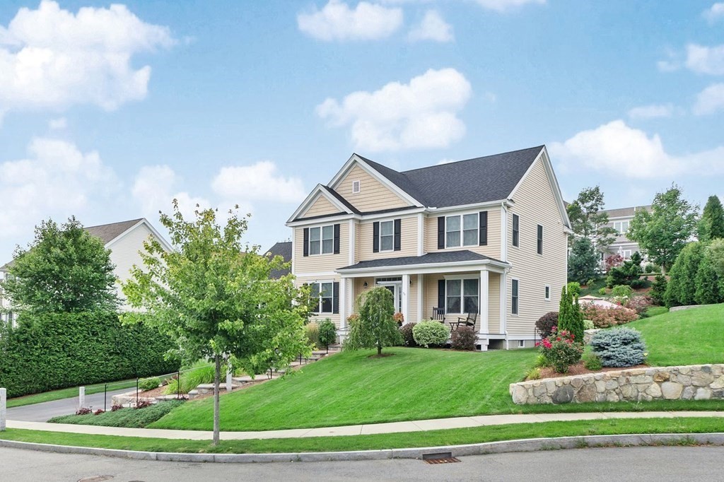 8 Spalding Road Stoneham, MA 02180 - Photo 2 of 37 Gallery Image 2