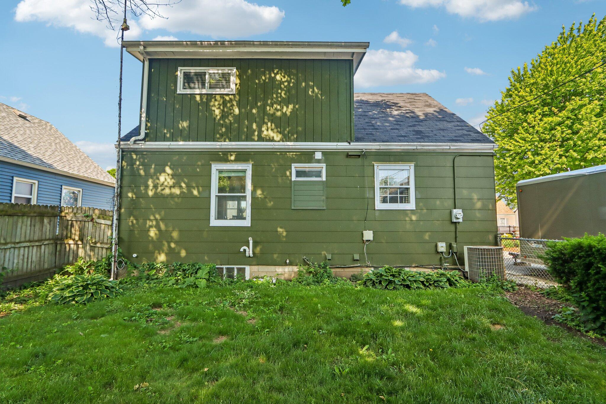 2325 Coolidge Avenue Racine, WI 53403 - Photo 43 of 48 43-web-or-mls-Coolidge Ave-S1106-043