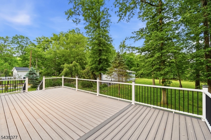 47 Crossbrook Road Livingston, NJ 07039 - Photo 31 of 35