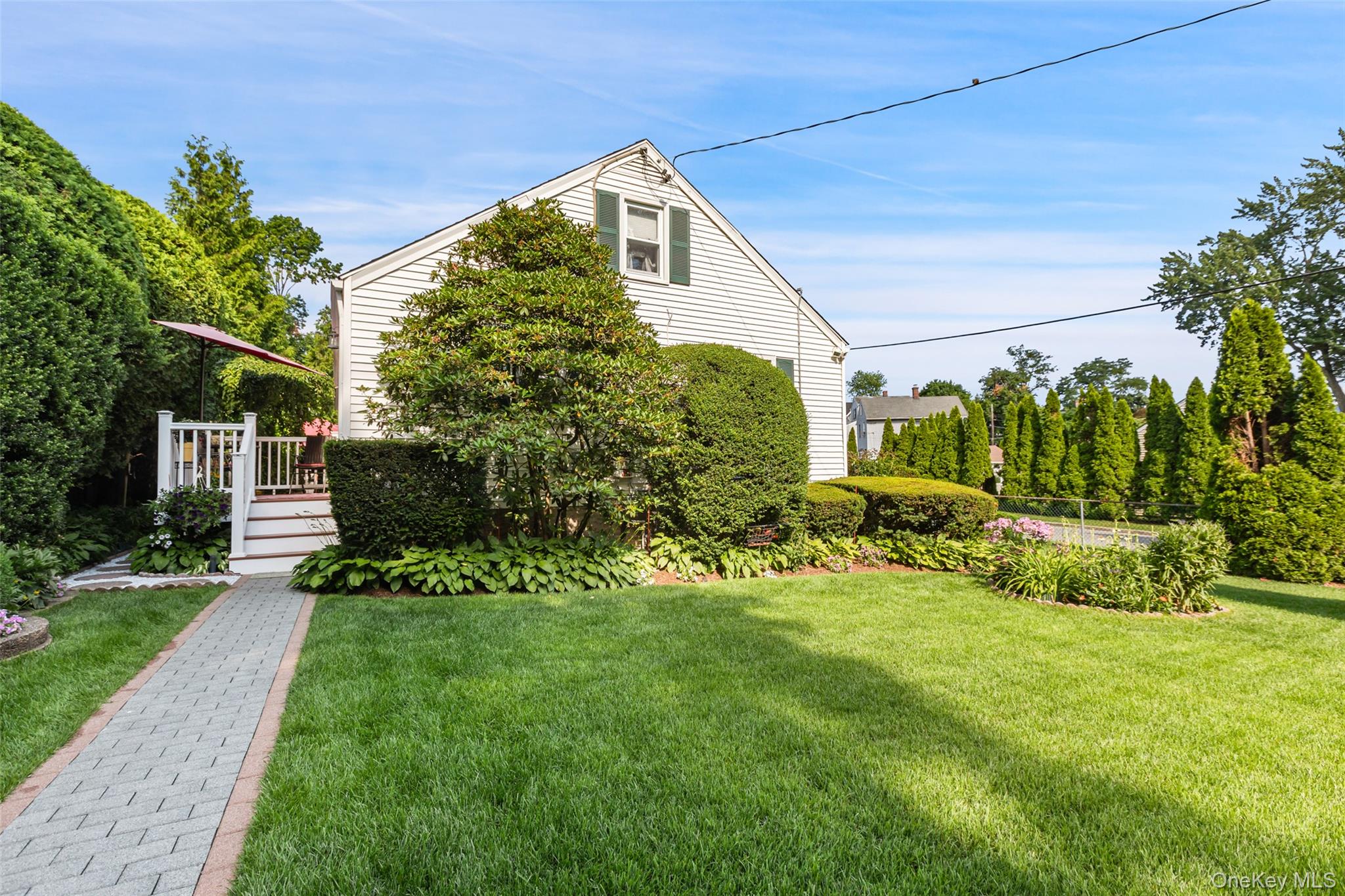 11 Brook Road Port Chester, NY 10573 - Photo 3 of 32