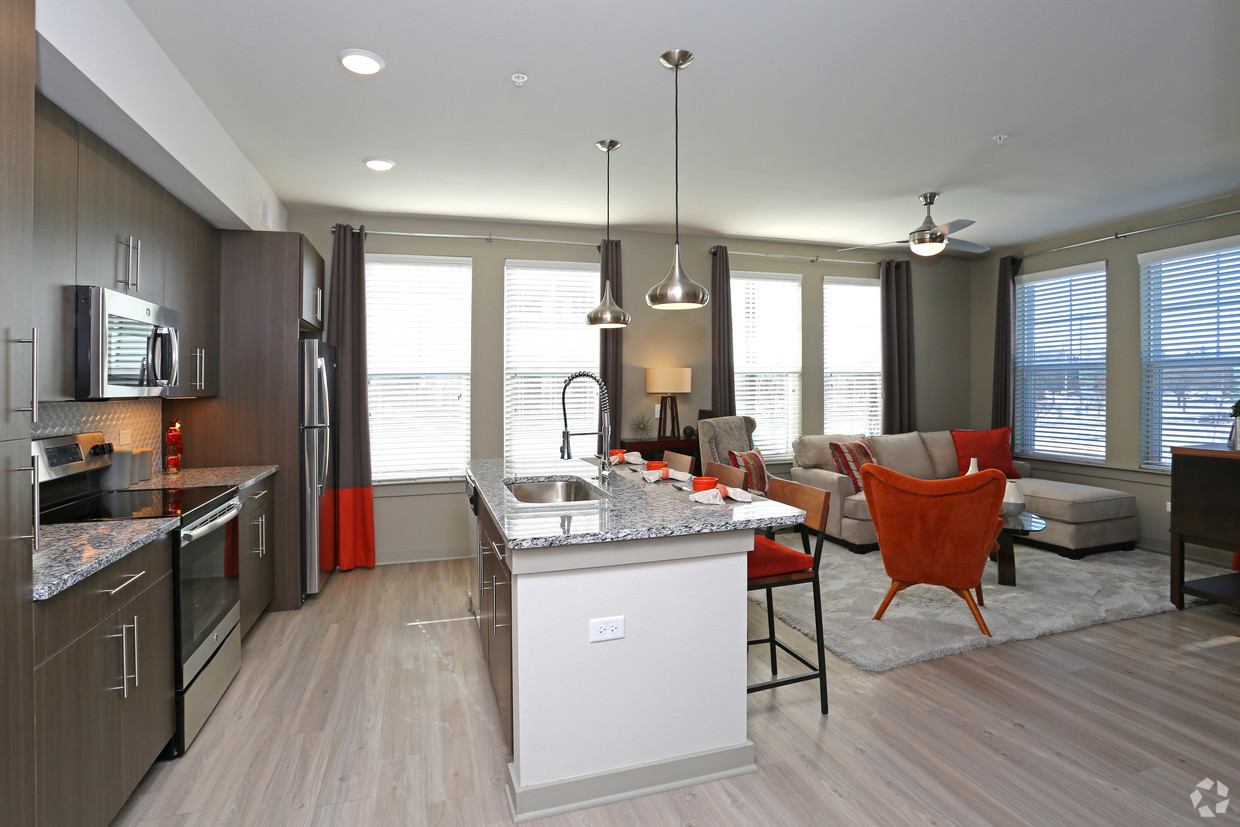 700 East Algonquin Road, Unit 2401 Schaumburg, IL 60173 - Photo 3 of 29