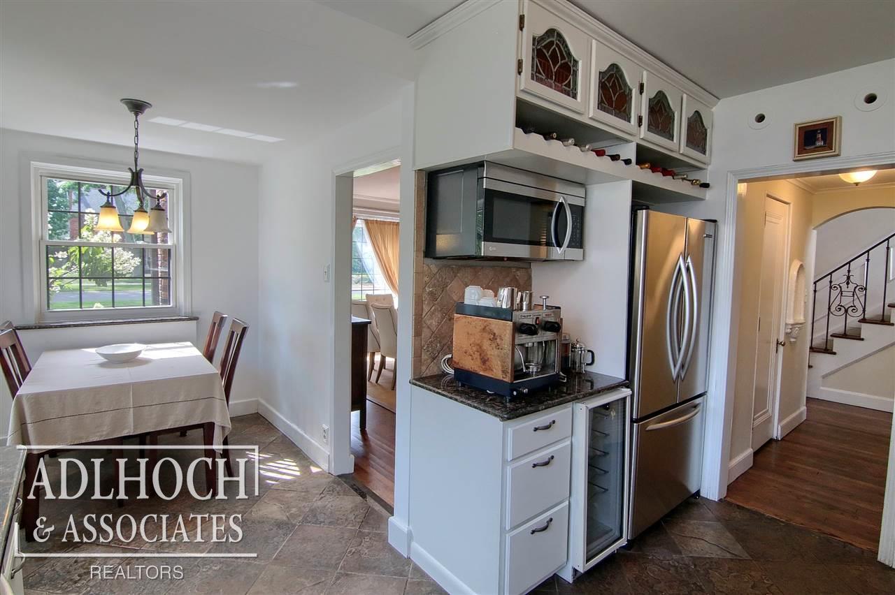 806 Pemberton Road Grosse Pointe, MI 48230 - Photo 7 of 27 50013929-6.JPG