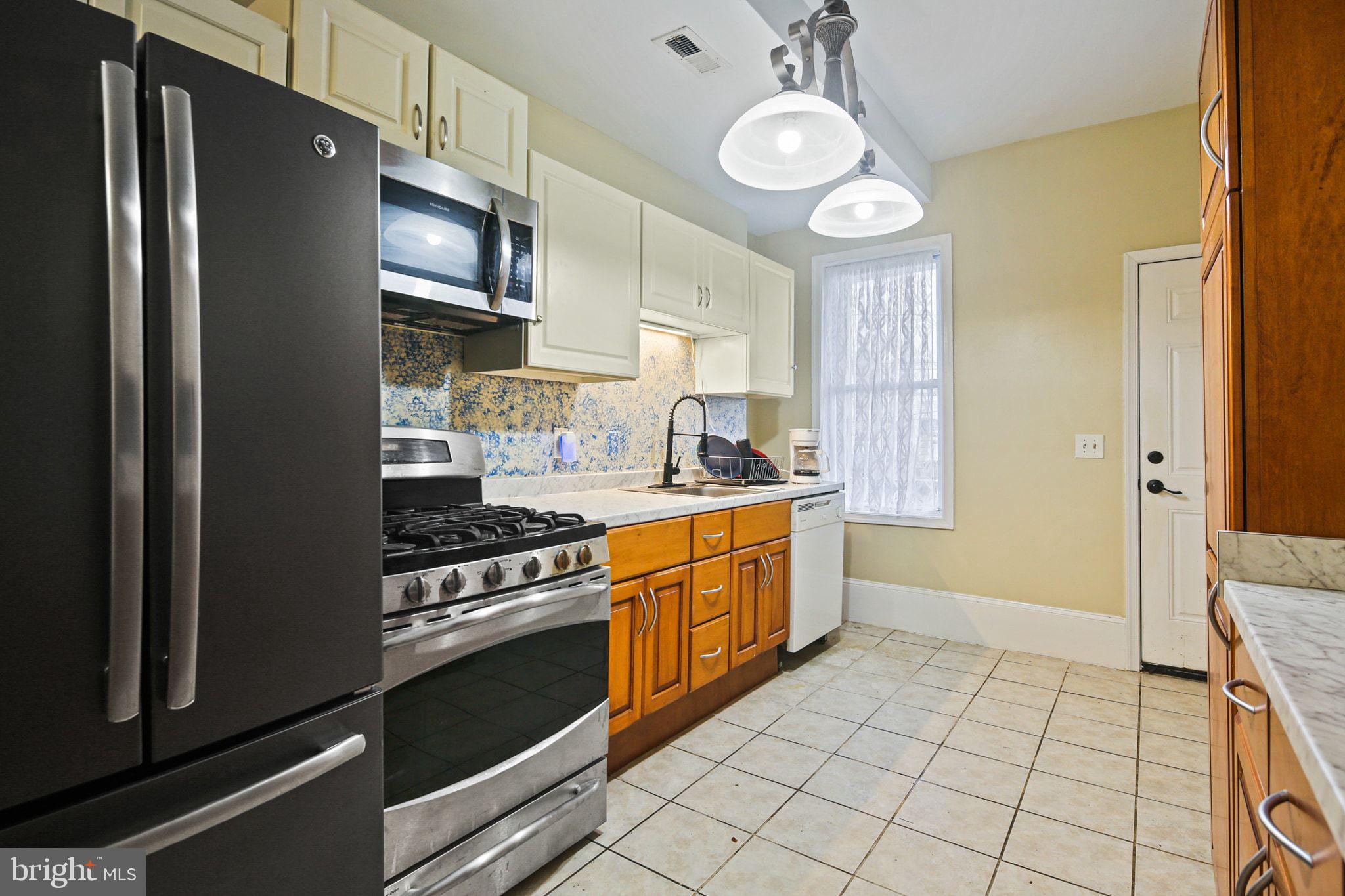 116 South Loudon Avenue Baltimore, MD 21229 - Photo 12 of 32