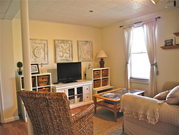 85 Kendrick Road Wakefield, MA 01880 - Photo 3 of 15 Gallery Image 3