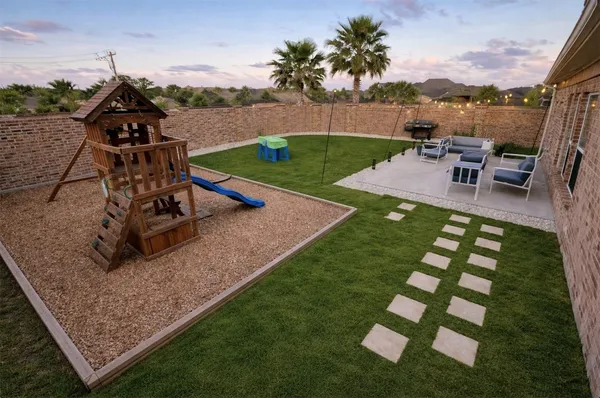 $2,500 | 13202 Anchor Isle, La Marque, TX 77568