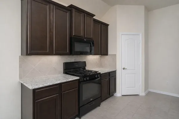 $2,500 | 13202 Anchor Isle, La Marque, TX 77568