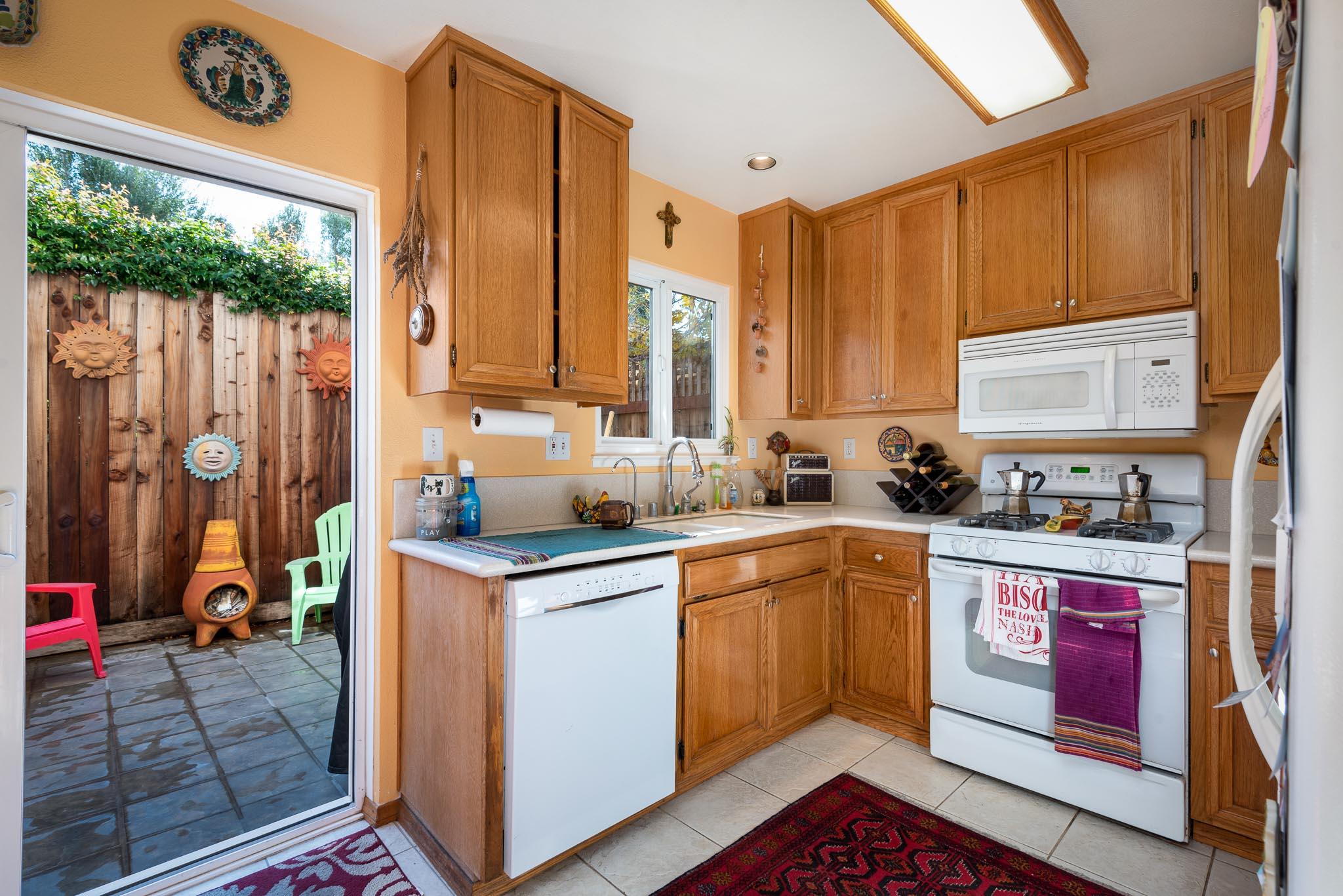 4344 Modoc Road, Unit 9 Santa Barbara, CA 93110 - Photo 4 of 13 _DSC0412