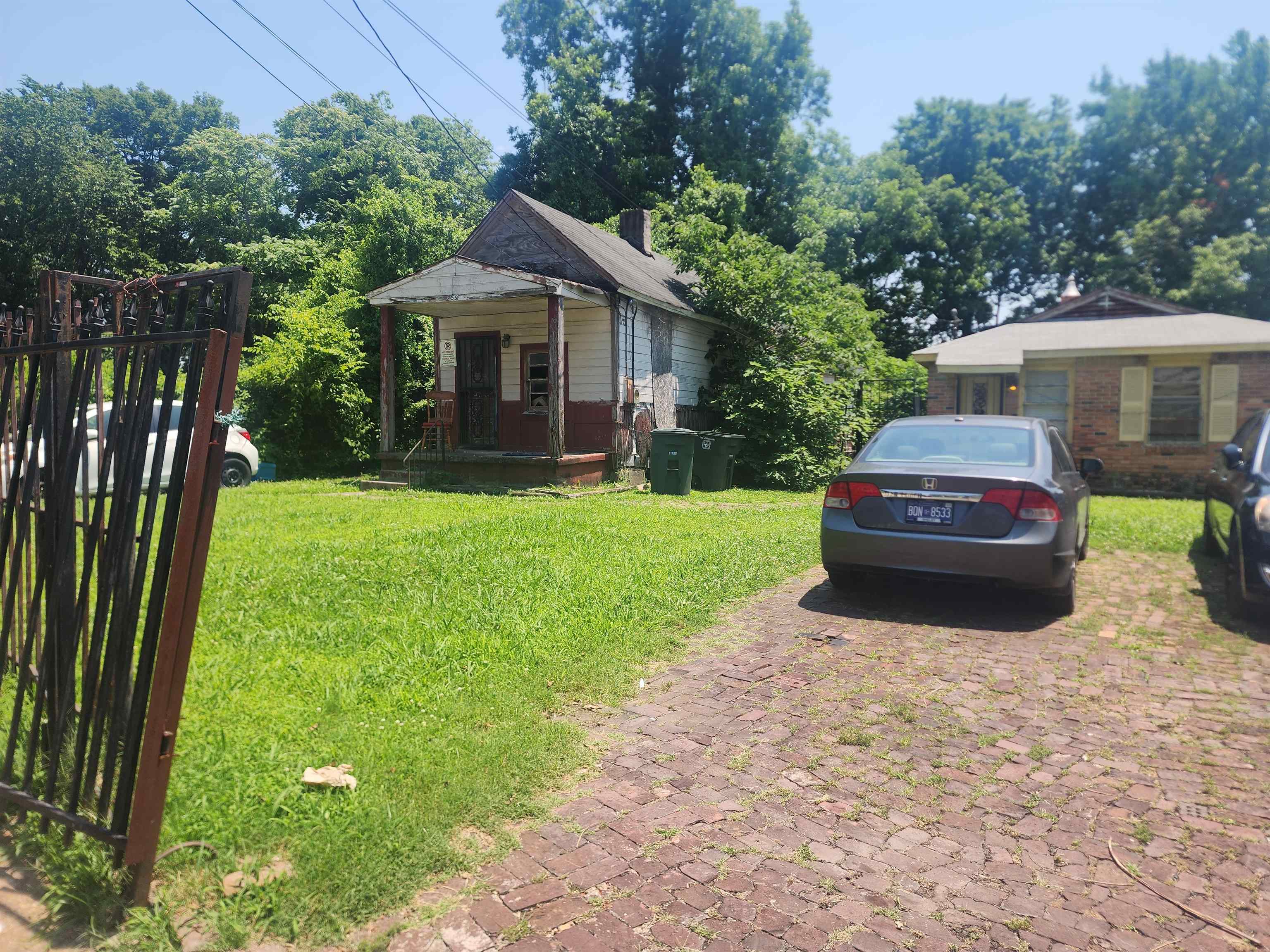 249 Caldwell Avenue Memphis, TN 38107 - Photo 19 of 22 a house view with a garden space