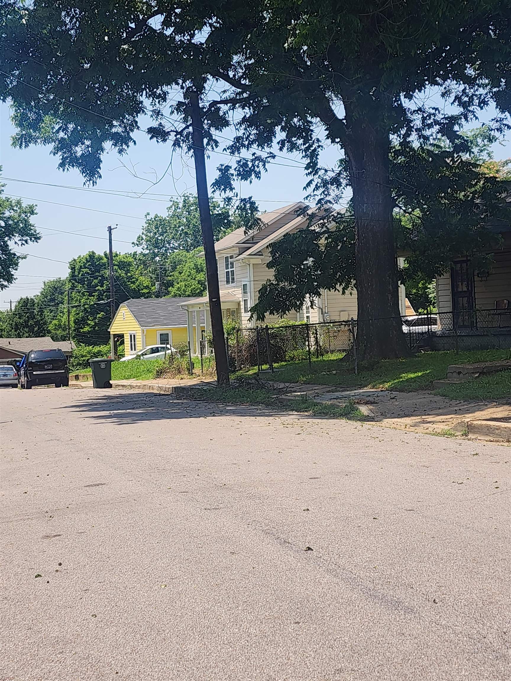 249 Caldwell Avenue Memphis, TN 38107 - Photo 21 of 22 a view of a park with of a house