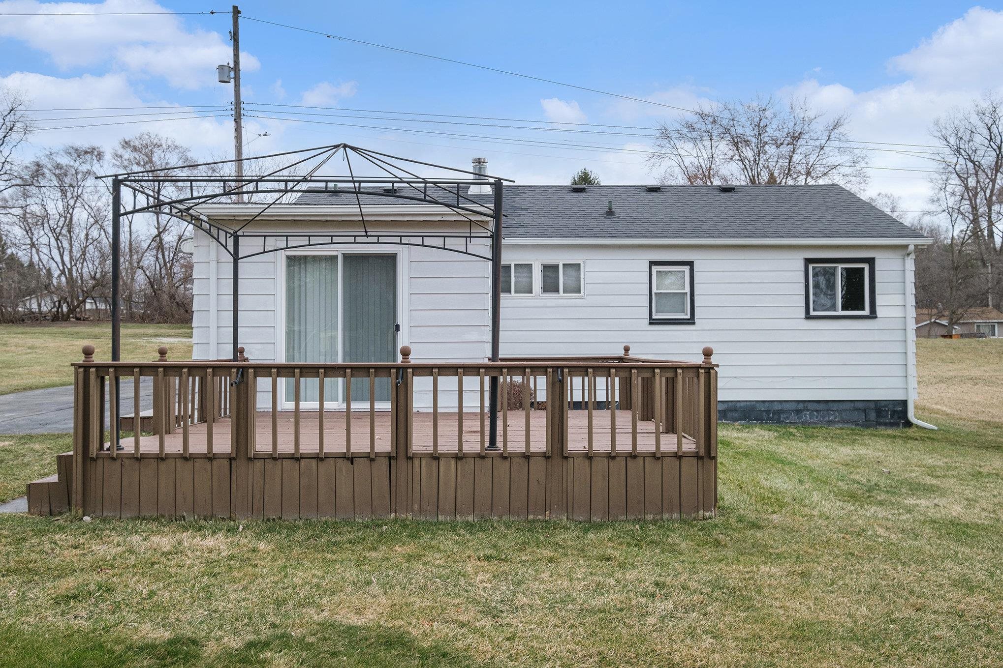 3317 North Genesee Road Flint, MI 48506 - Photo 16 of 20 50169786-12c1c673-e1fb-47ec-8602-7a3795dc2246.JPG