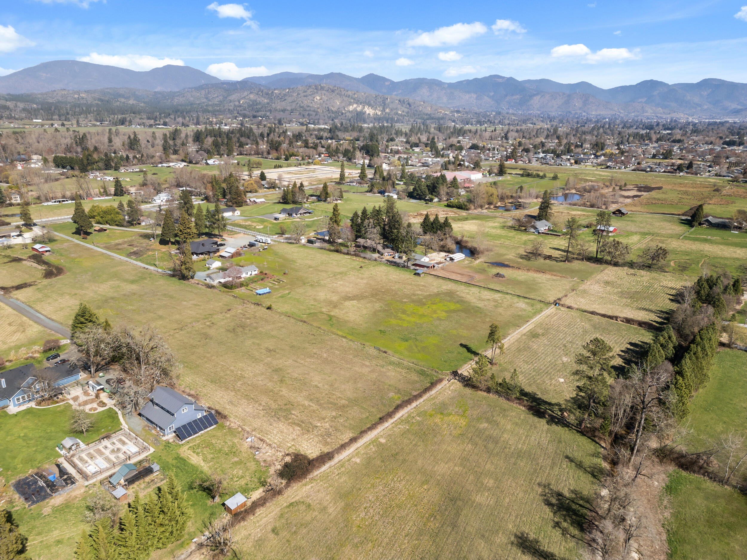 3497 Leonard Road Grants Pass, OR 97527 - Photo 38 of 49 42_3497 leonard road - drone - 02