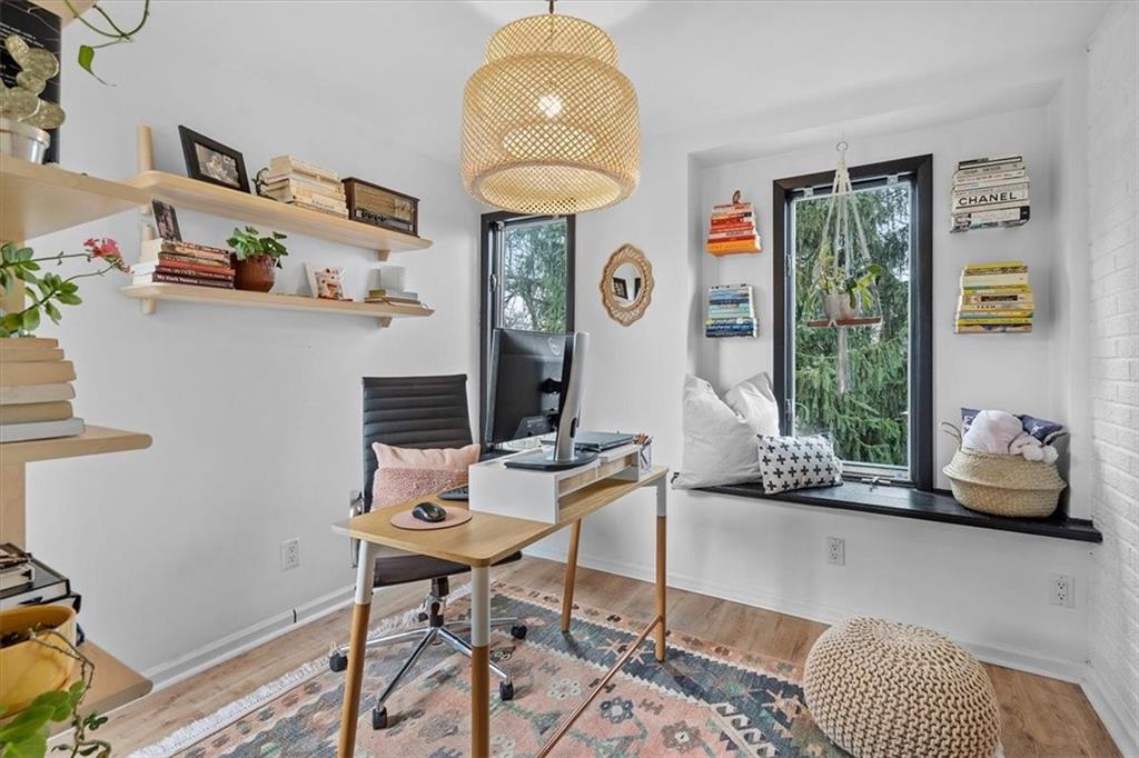 215 Elm Road Ambridge, PA 15003 - Photo 15 of 25 a workspace with furniture and window