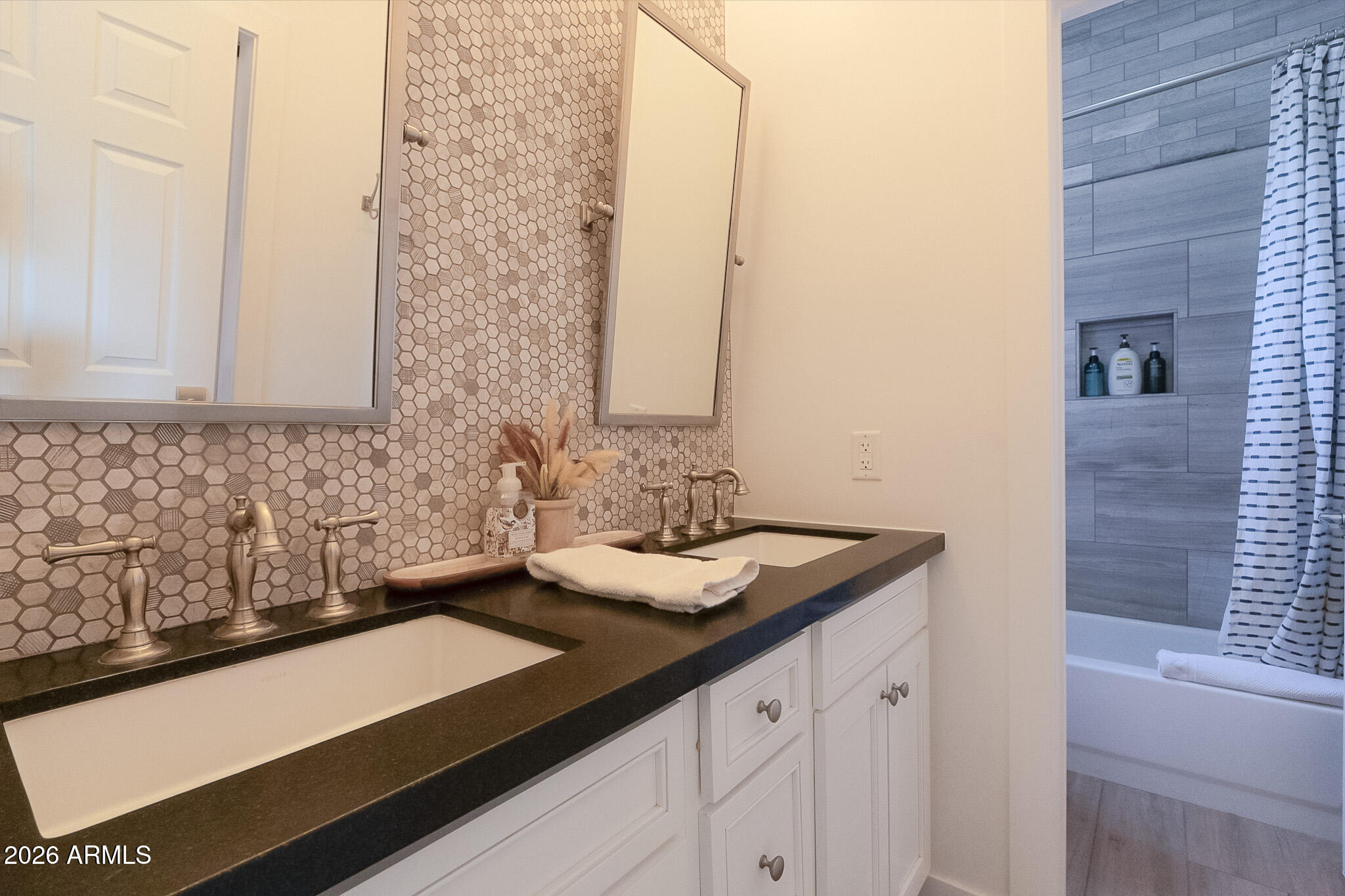 14604 East Peak View Road Scottsdale, AZ 85262 - Photo 8 of 49 Jack & Jill Bathroom