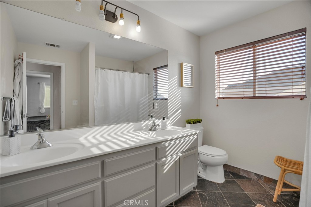 9185 Rochester Avenue Delhi, CA 95315 - Photo 25 of 33