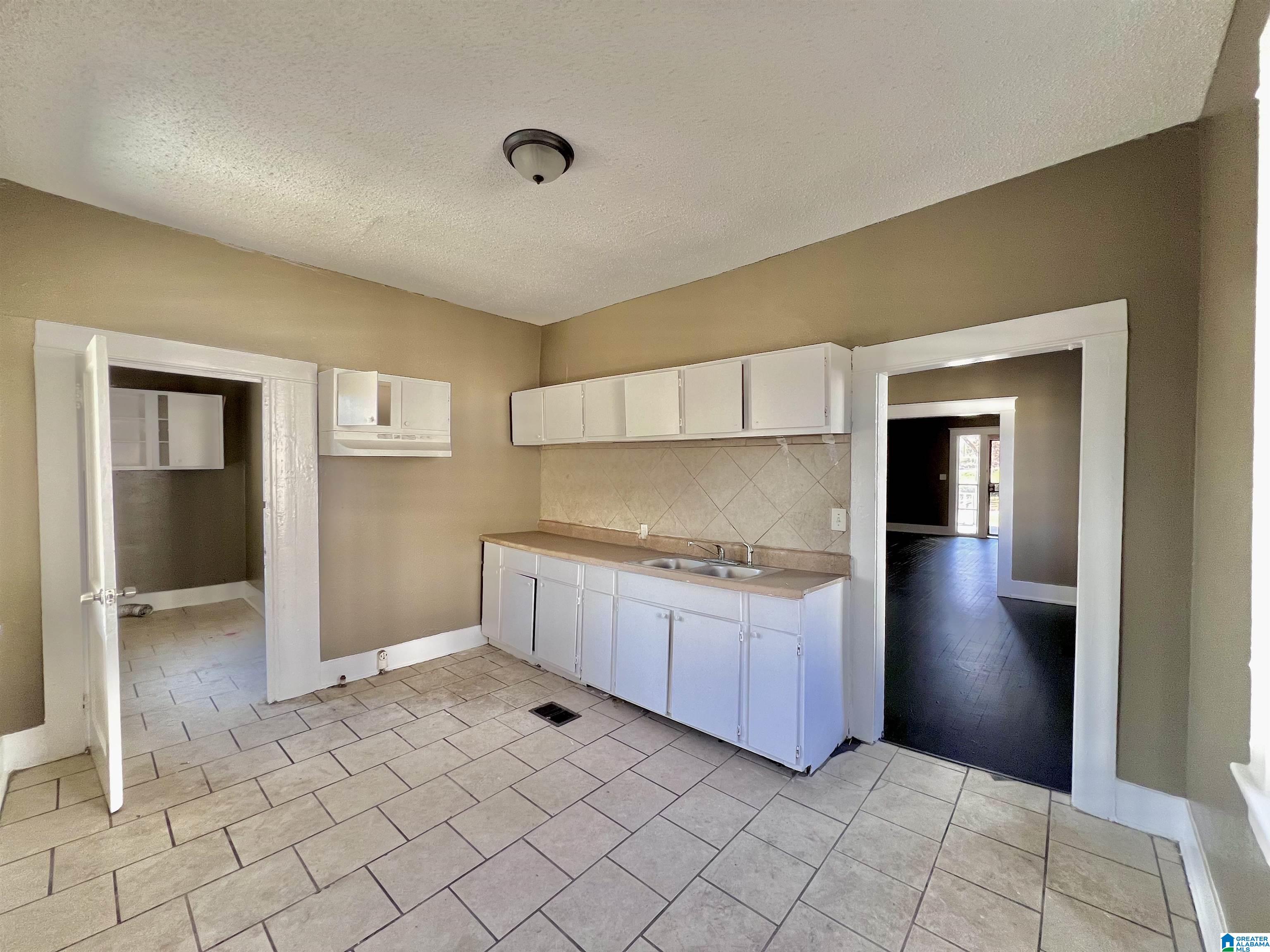 963 3rd Street West Birmingham, AL 35204 - Photo 9 of 16