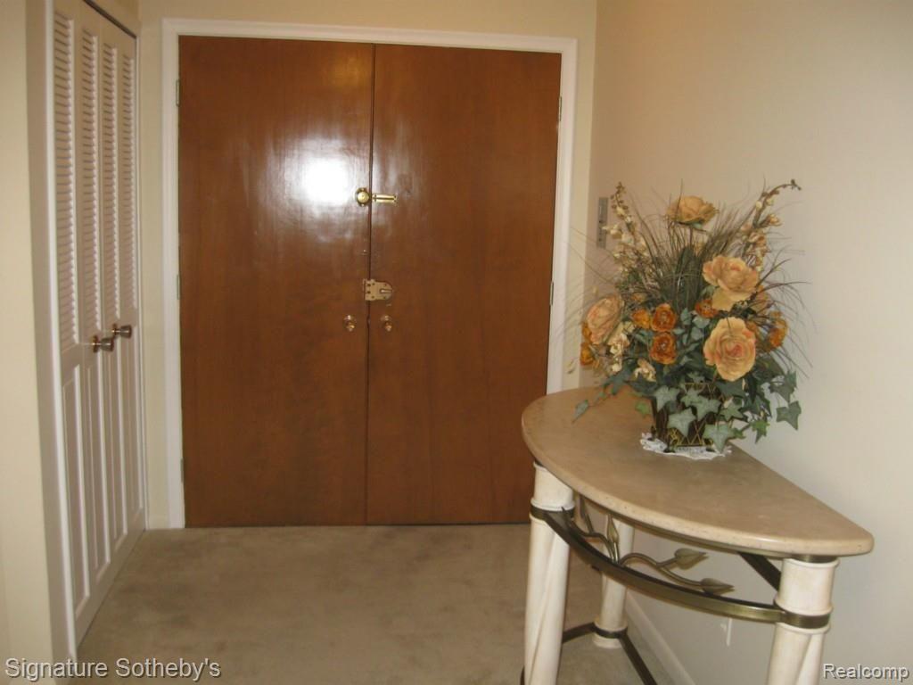 4045 West Maple Road Bloomfield Hills, MI 48301 - Photo 6 of 24