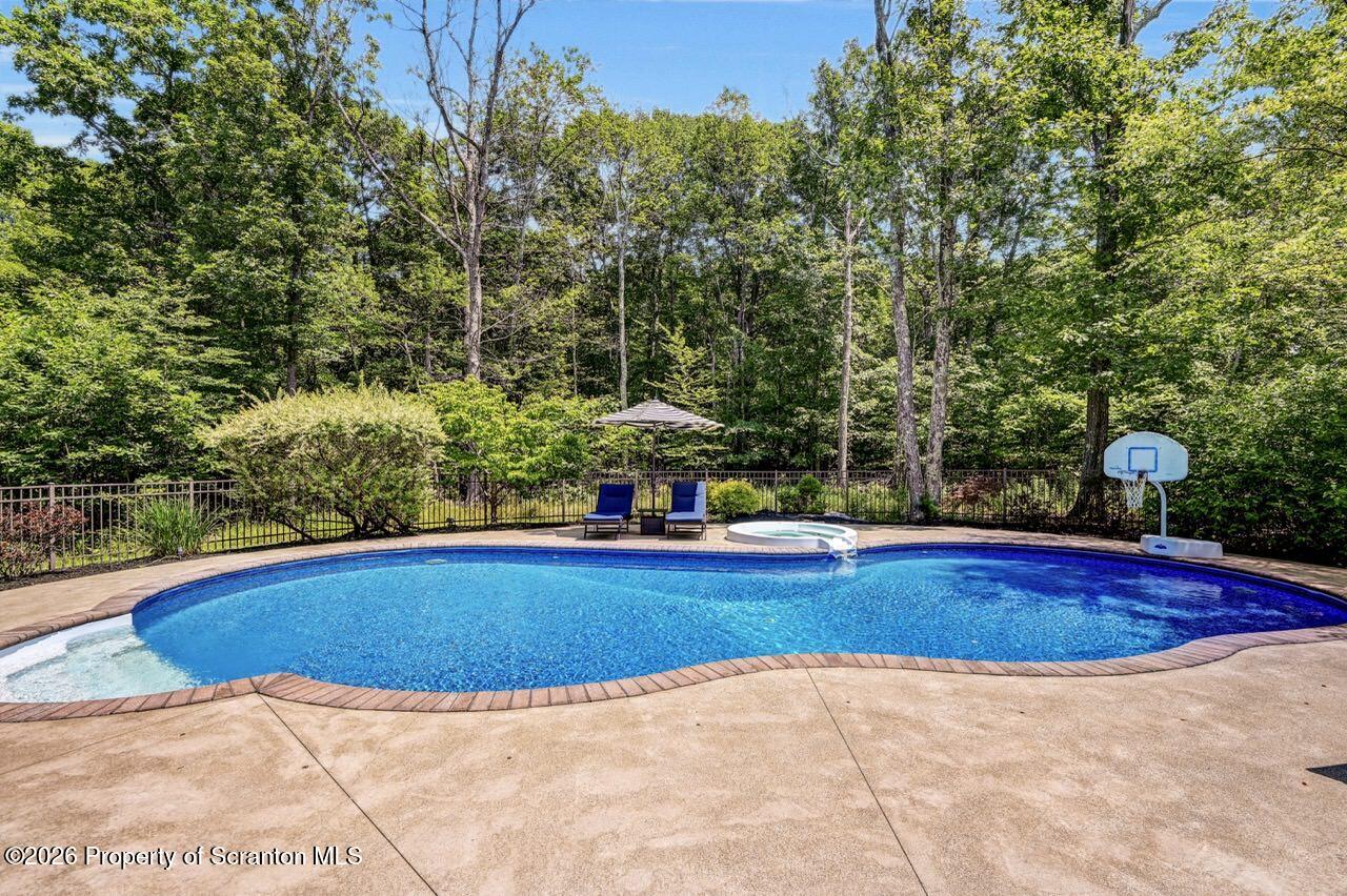 272 Windsor Way Moscow, PA 18444 - Photo 129 of 145 272 Windsor Way Summer Photo 17 Large