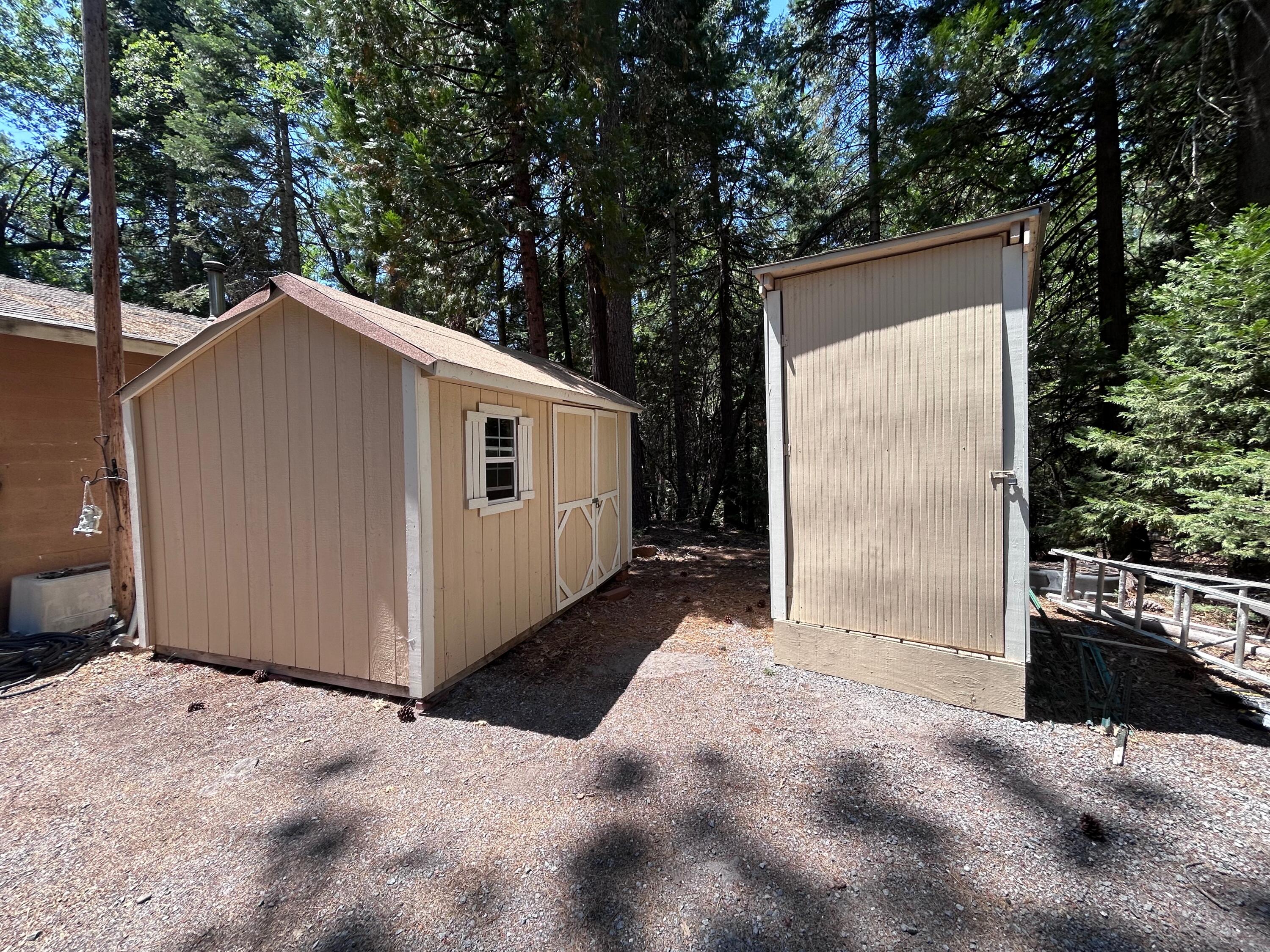 7150 Kaysie Rae Court Shingletown, CA 96088 - Photo 29 of 34 a terrace with closet and garden