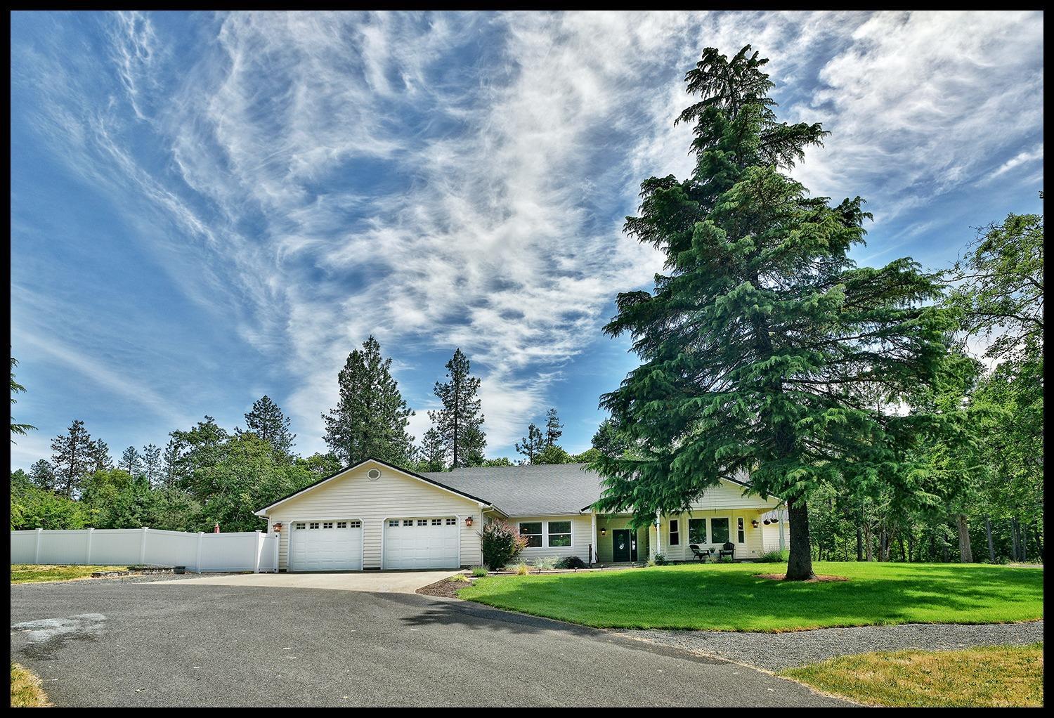4605 Jerome Prairie Road Grants Pass, OR 97527 - Photo 1 of 35 Primary Photo