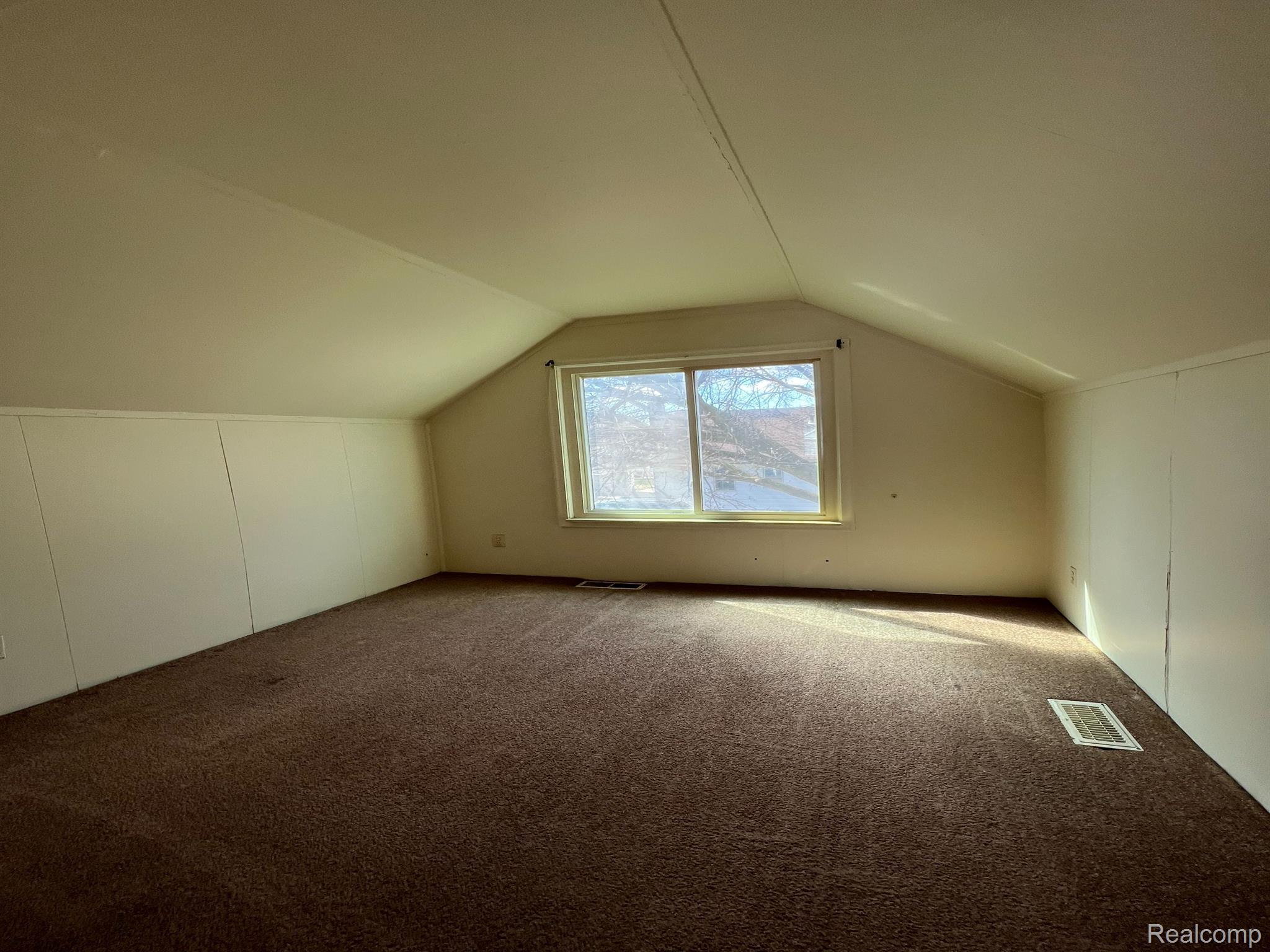 17440 Martin Road Roseville, MI 48066 - Photo 17 of 33 Gallery Image 17