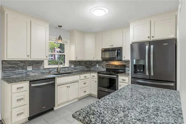 $299,000 | 6920 Northwest 76th Place, Kansas City, MO 64152