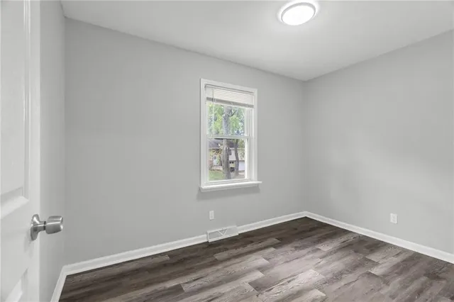 $299,000 | 6920 Northwest 76th Place, Kansas City, MO 64152