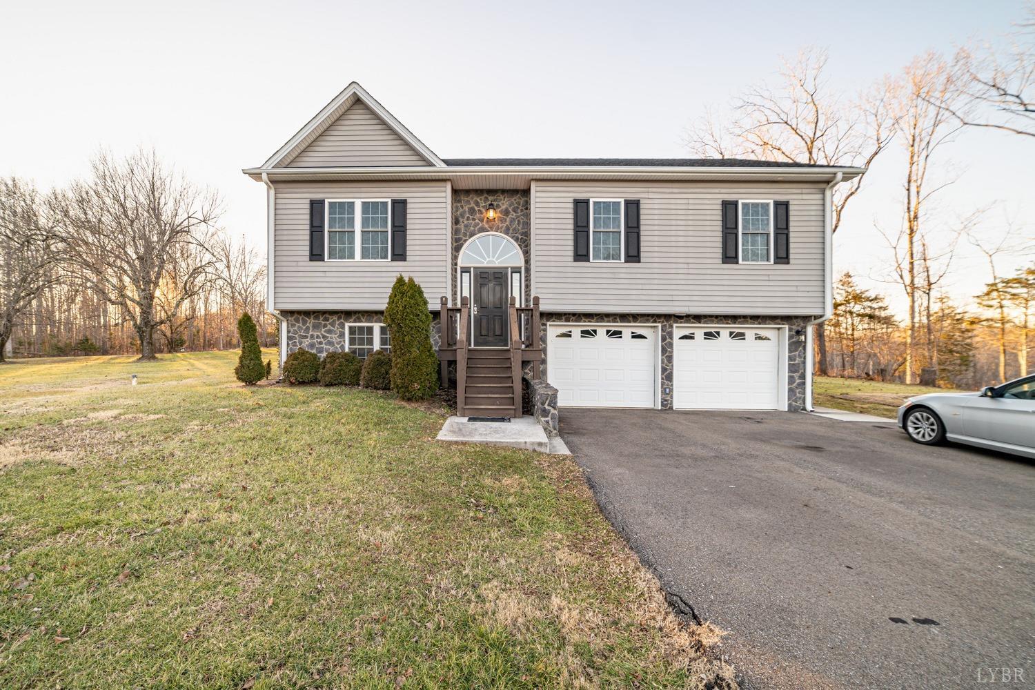 1022 Wiggington Road Lynchburg, VA 24501 - Photo 1 of 44 Gallery Image 1