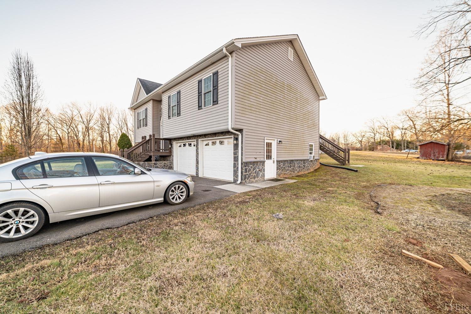 1022 Wiggington Road Lynchburg, VA 24501 - Photo 8 of 44 Gallery Image 8