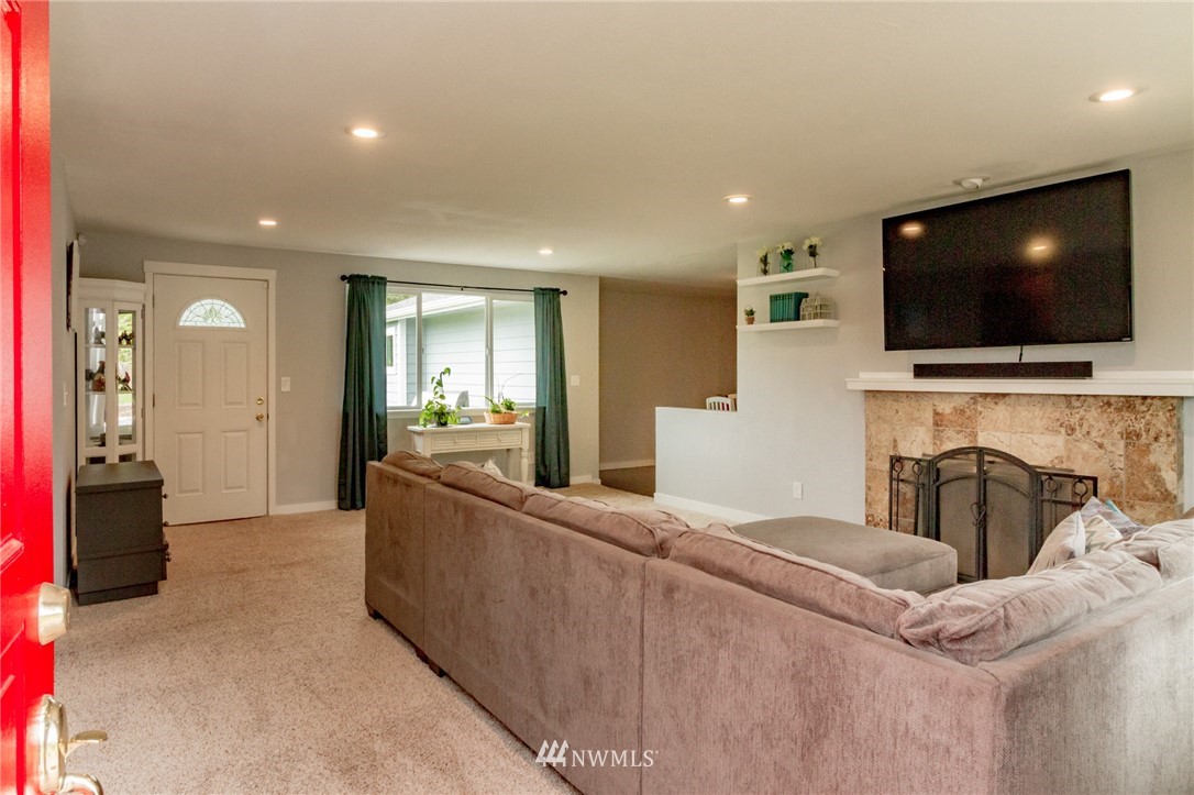 33215 Locke Road Roy, WA 98580 - Photo 3 of 25 Gallery Image 3