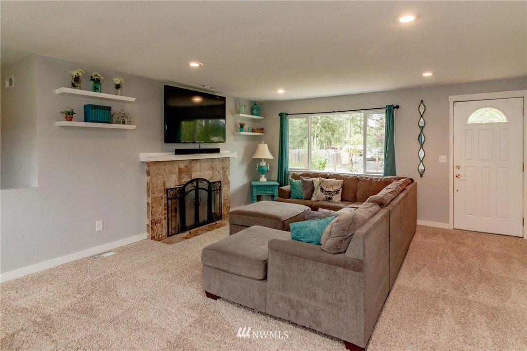 33215 Locke Road Roy, WA 98580 - Photo 4 of 25 Gallery Image 4
