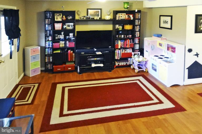 2429 Warm Spring Way Odenton, MD 21113 - Photo 17 of 26 Family Room