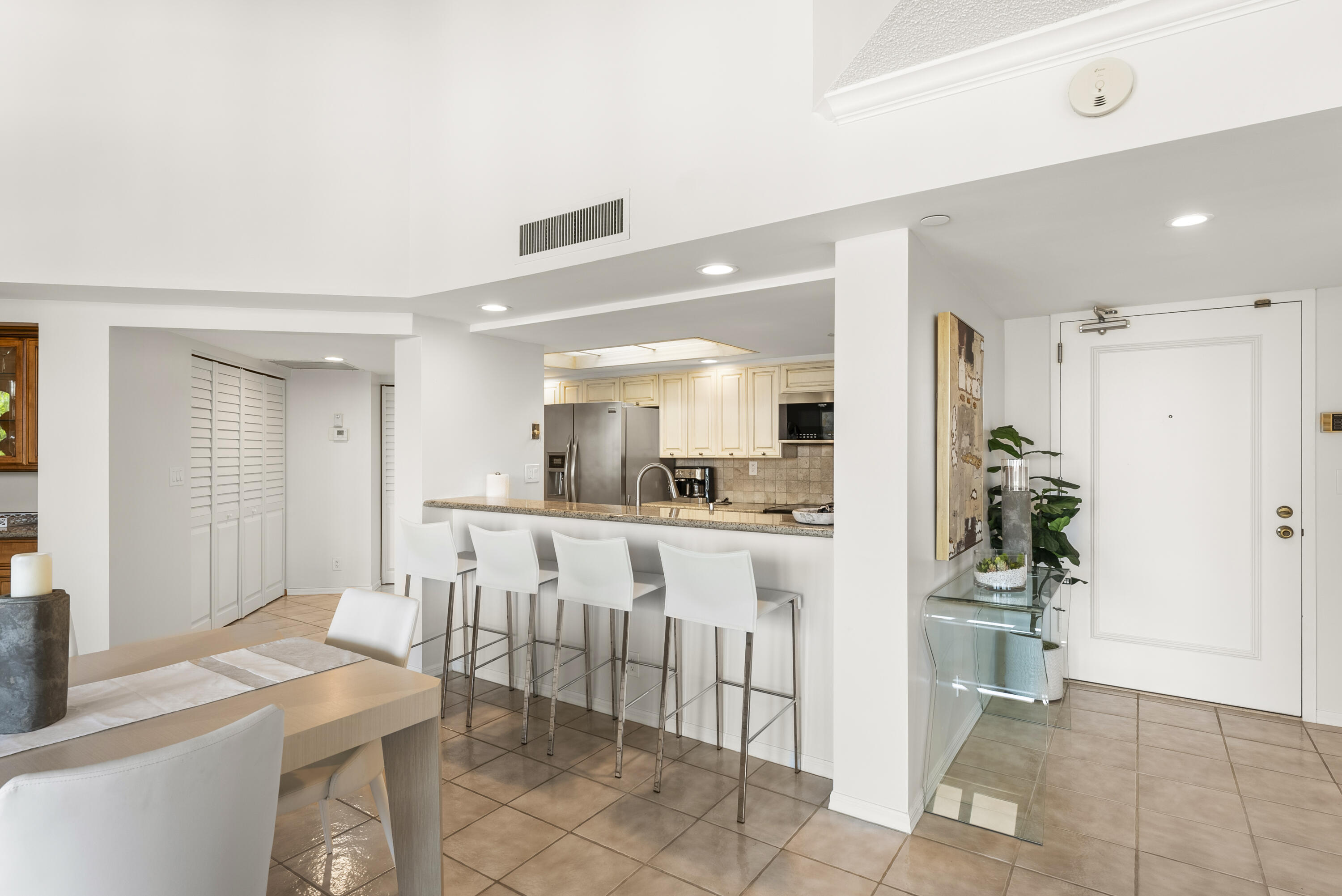 100 Southeast 5th Avenue, Unit 505 Boca Raton, FL 33432 - Photo 7 of 27 DSC09894