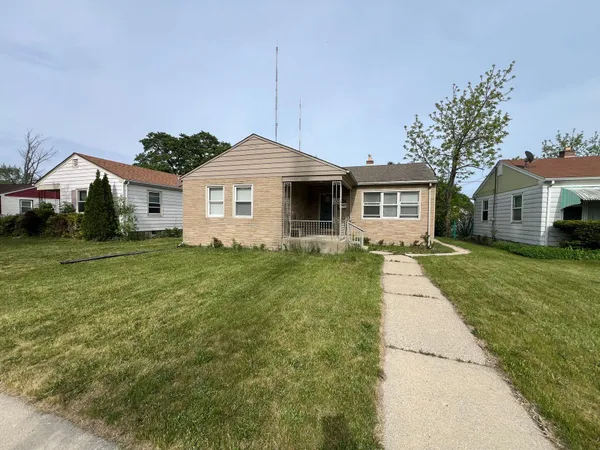 $145,900 | 5076 North 20th Street, Milwaukee, WI 53209