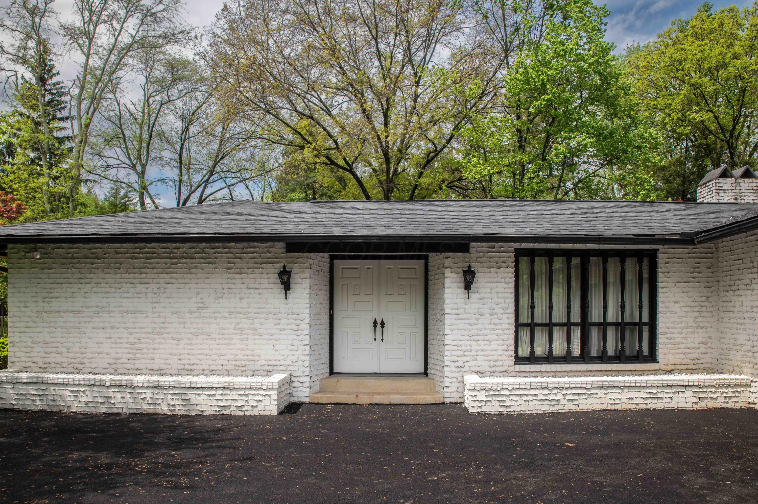 613 Old Farm Road Columbus, OH 43213 - Photo 5 of 70 -midcentury-031