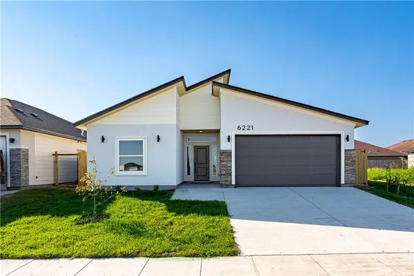 $2,600 | 6221 Olivia Street, Corpus Christi, TX 78415