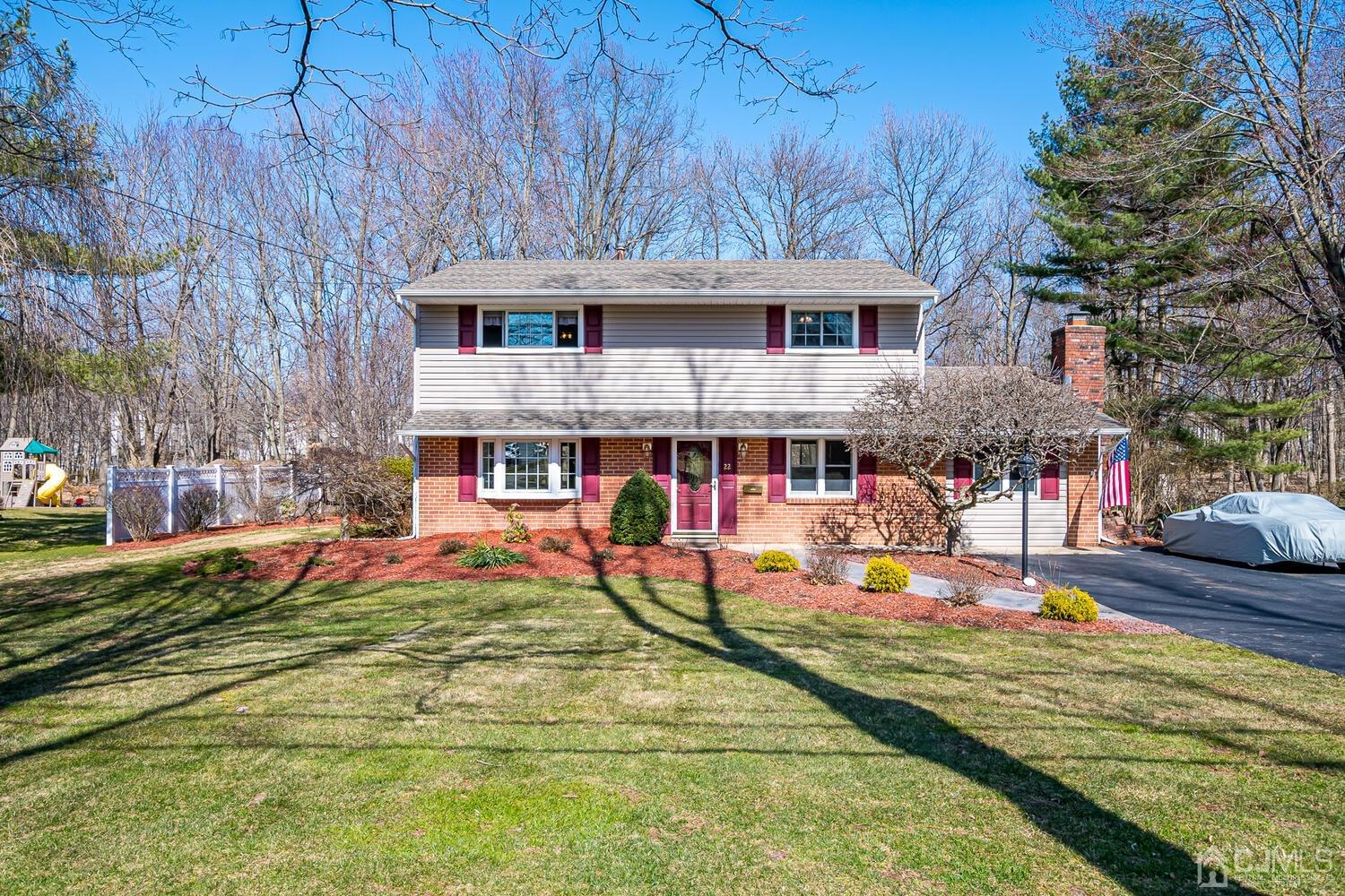 22 Dundee Road Kendall Park, NJ 08824 - Photo 2 of 38 Gallery Image 2